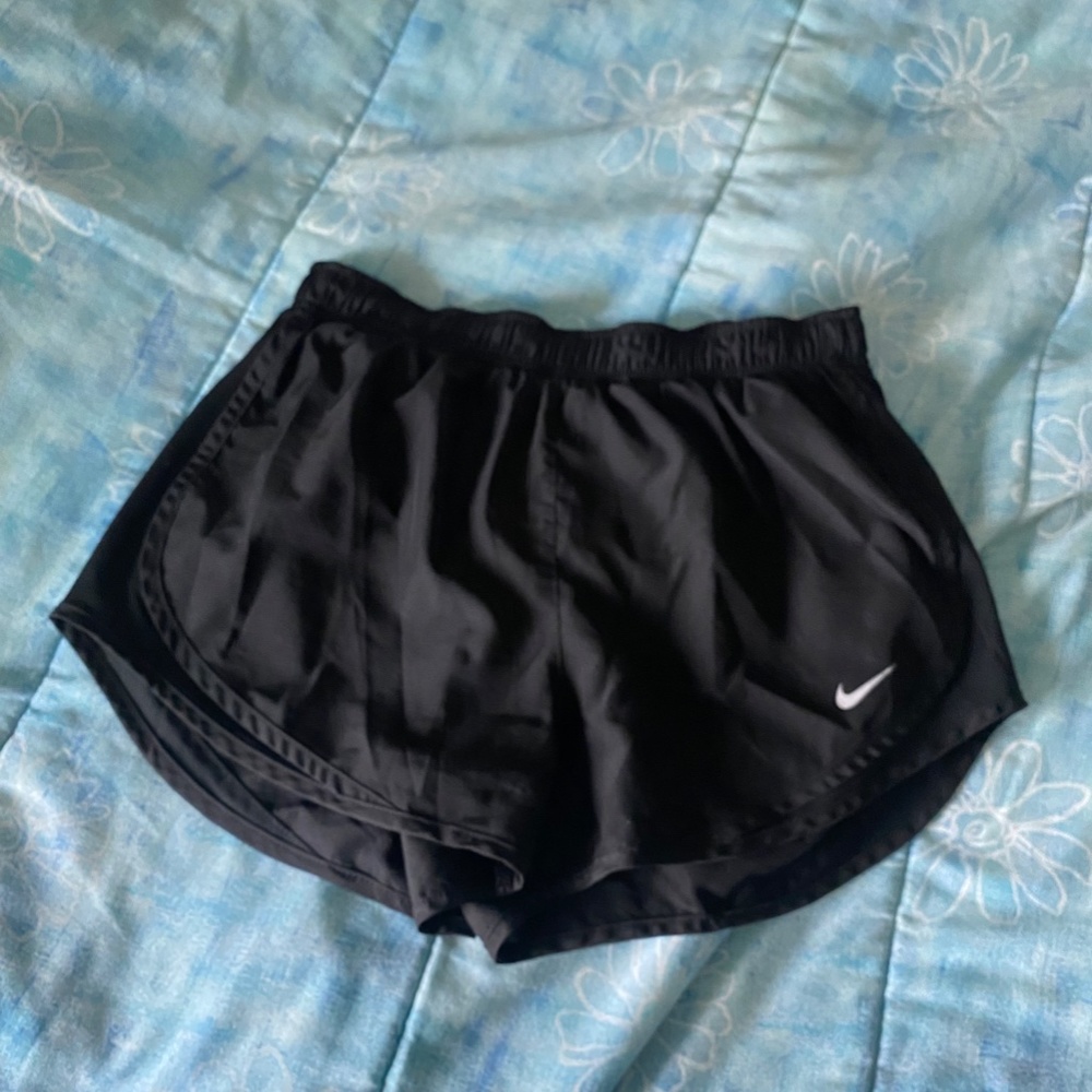 Nike Dry fit shorts - Picture 2 of 5